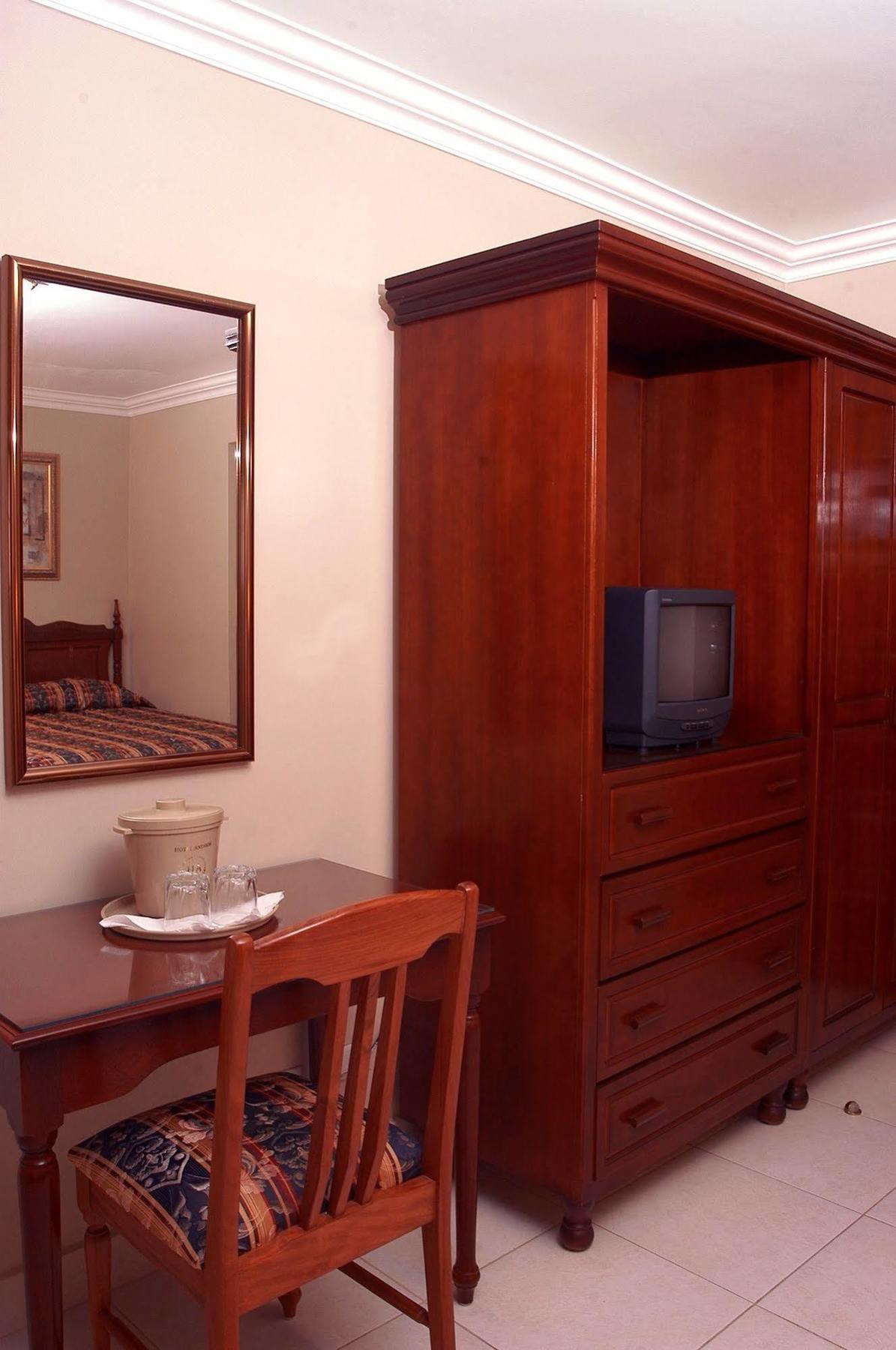 Hotel Andros Colon Bagian luar foto